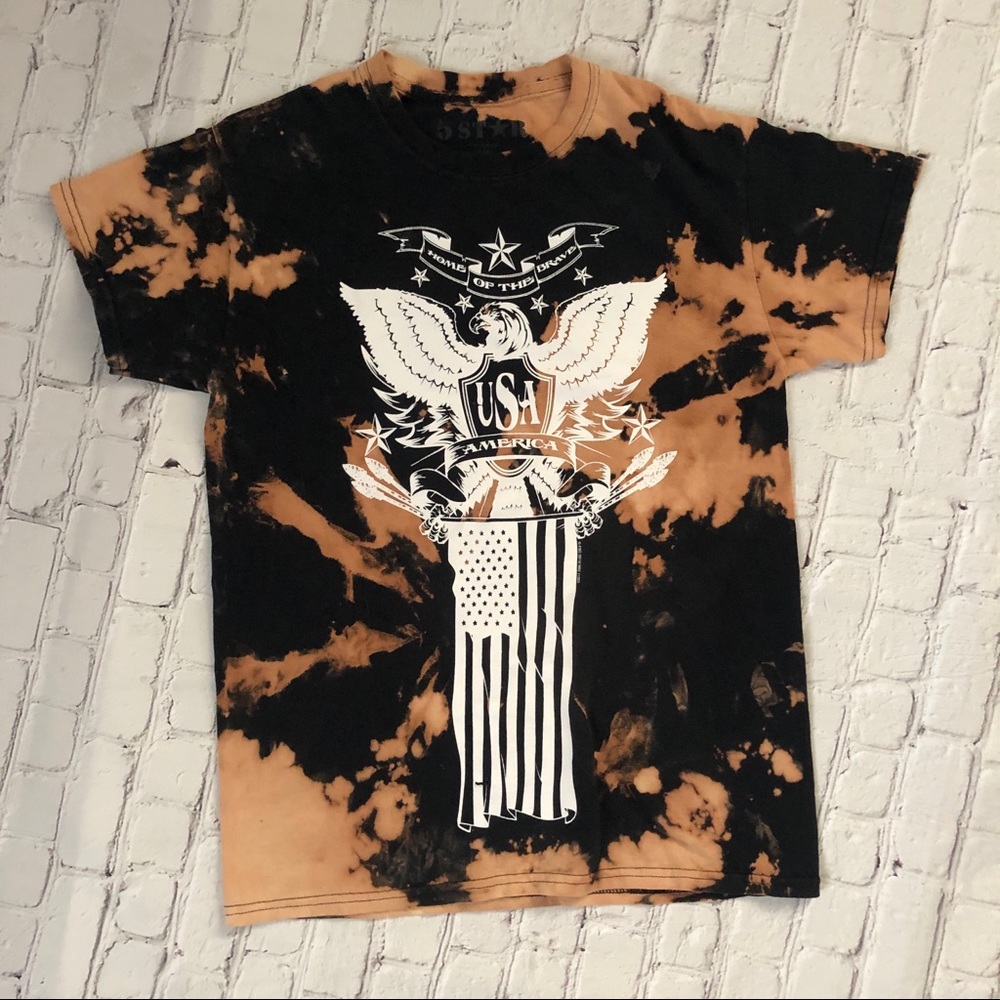 CUSTOMIZED TEE